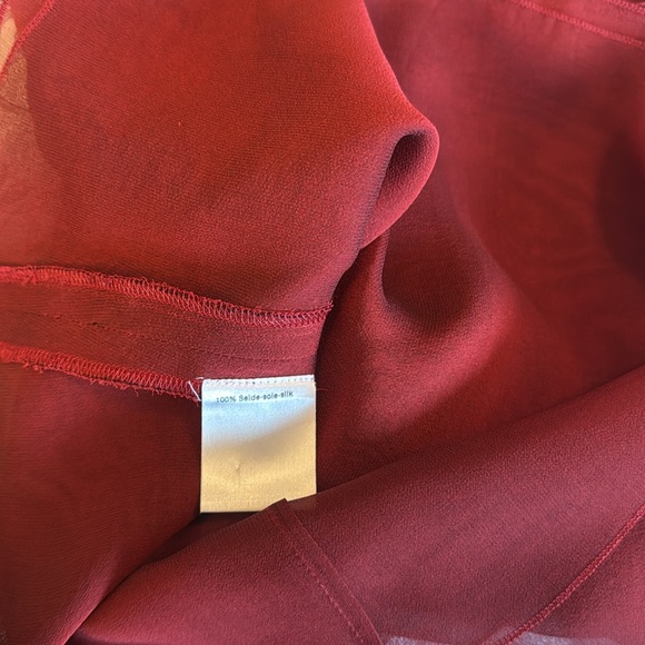 AKRIS Elegant Burgundy Silk Tank - Picture 7 of 7